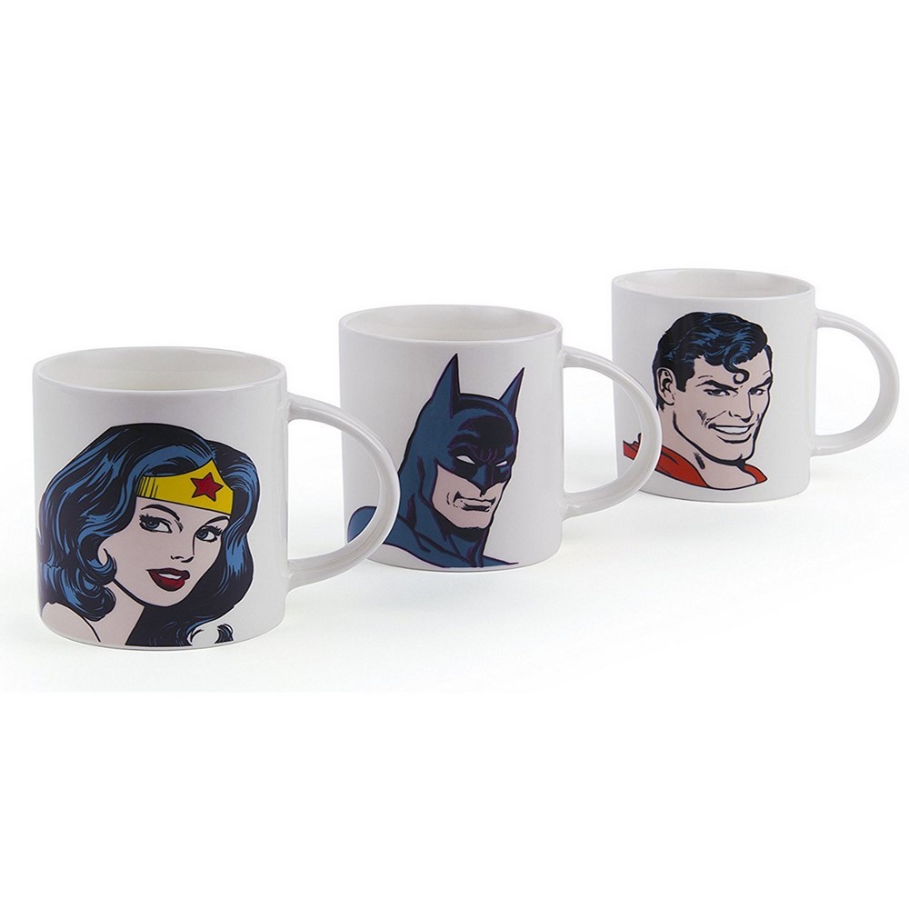 3 cups super heroes Batman Superman Wonder Woman Excelsa